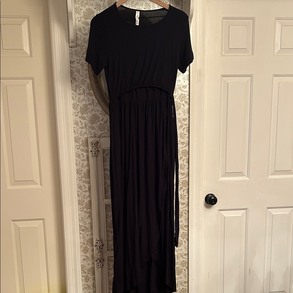 EUC latched man black tulip hem wrap nursing dress